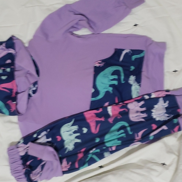 2 boutique outfits =4pc bundle - Picture 3 of 4